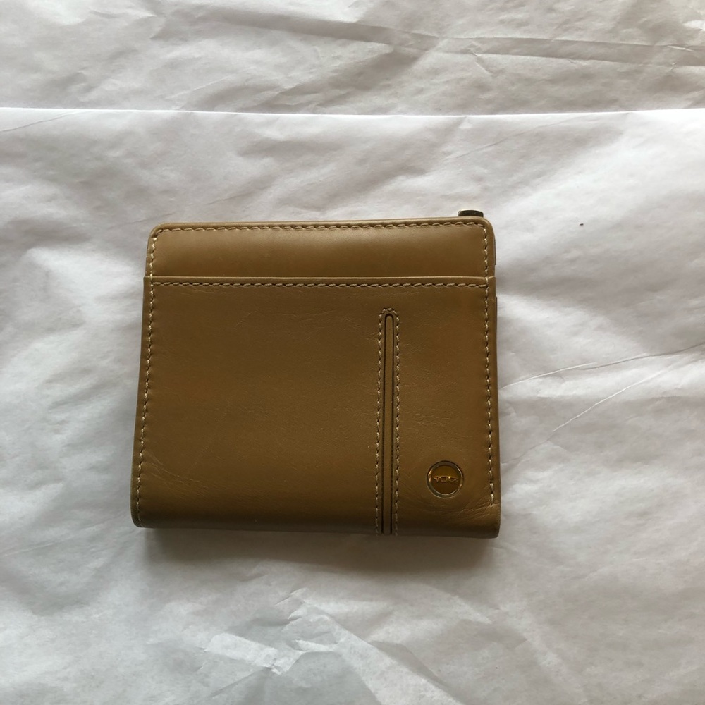 Tumi small leather wallet